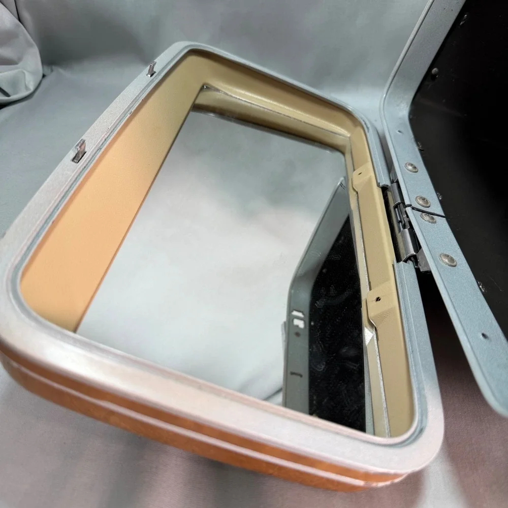 Vintage 1970s Samsonite Train Case Caramel Brown Hardshell Cosmetic Working Prop